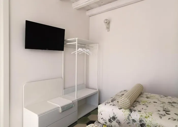 Coniger 4 In Centro ليتشي
